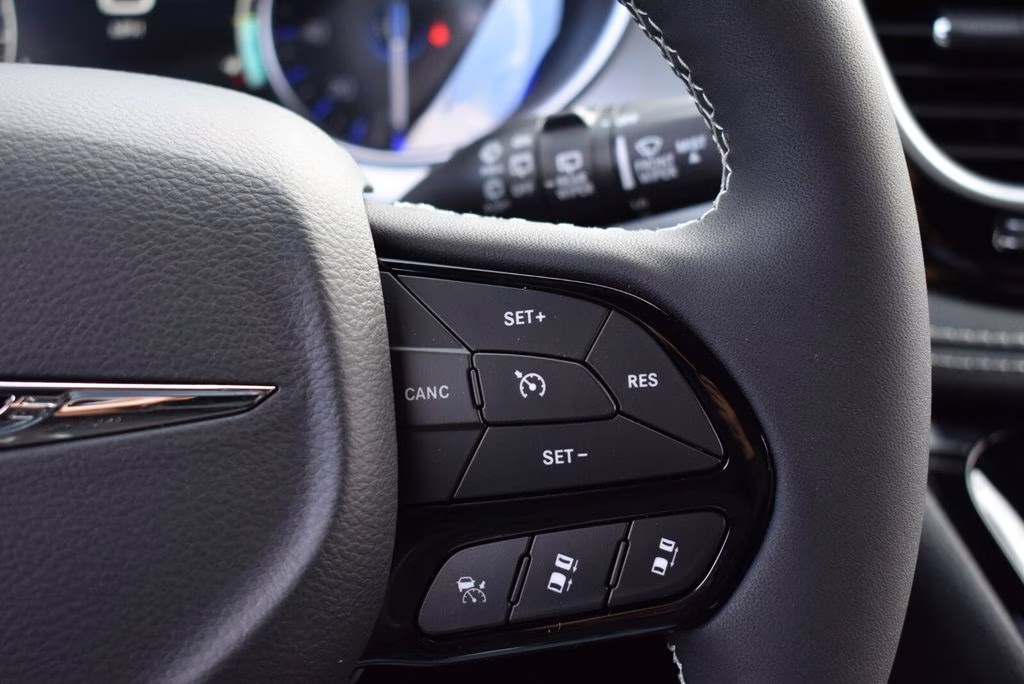 2026 Silver Mist Clearcoat Chrysler Pacifica Limited AWD Van