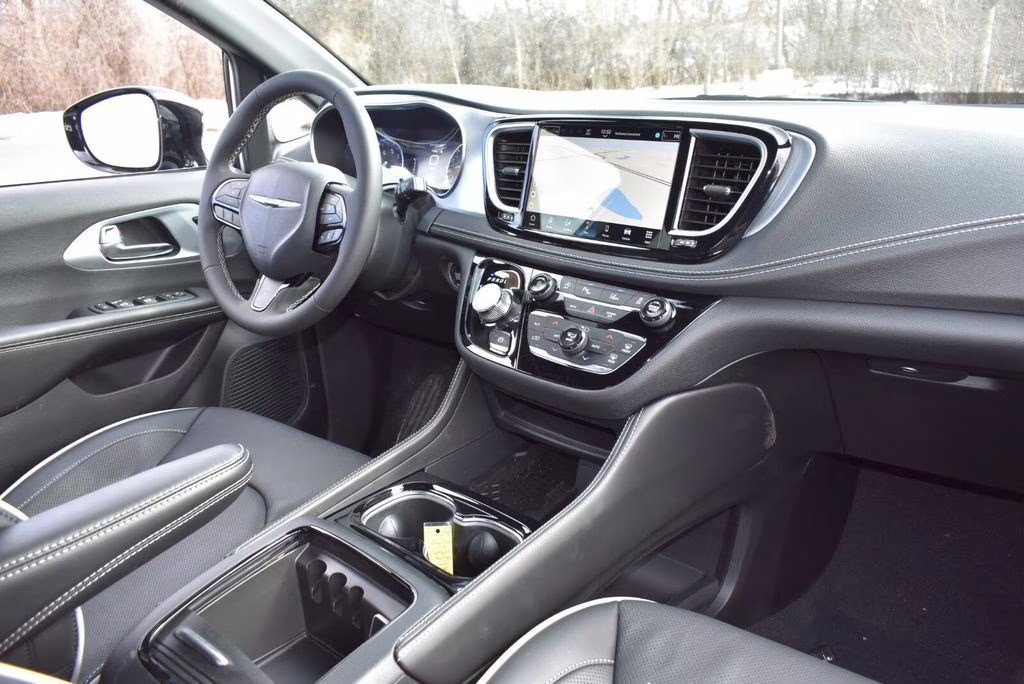 2026 Silver Mist Clearcoat Chrysler Pacifica Limited AWD Van