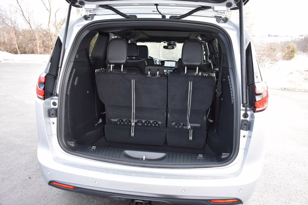 2026 Silver Mist Clearcoat Chrysler Pacifica Limited AWD Van