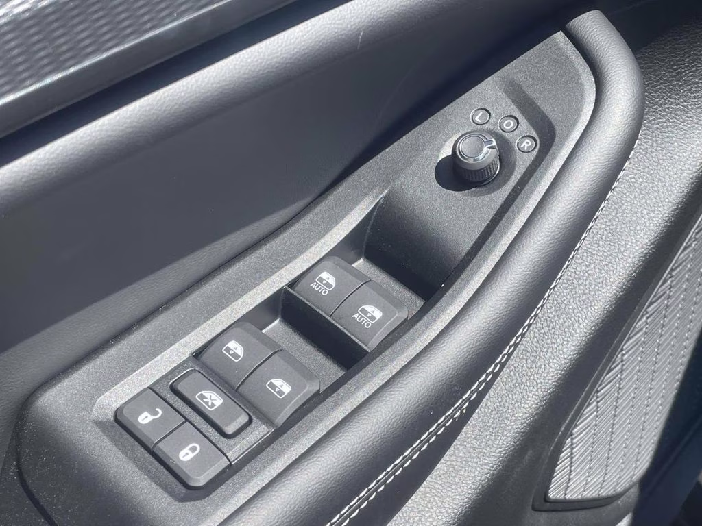 2025 Silver Zynith Jeep Grand Cherokee Altitude X 4X4 SUV