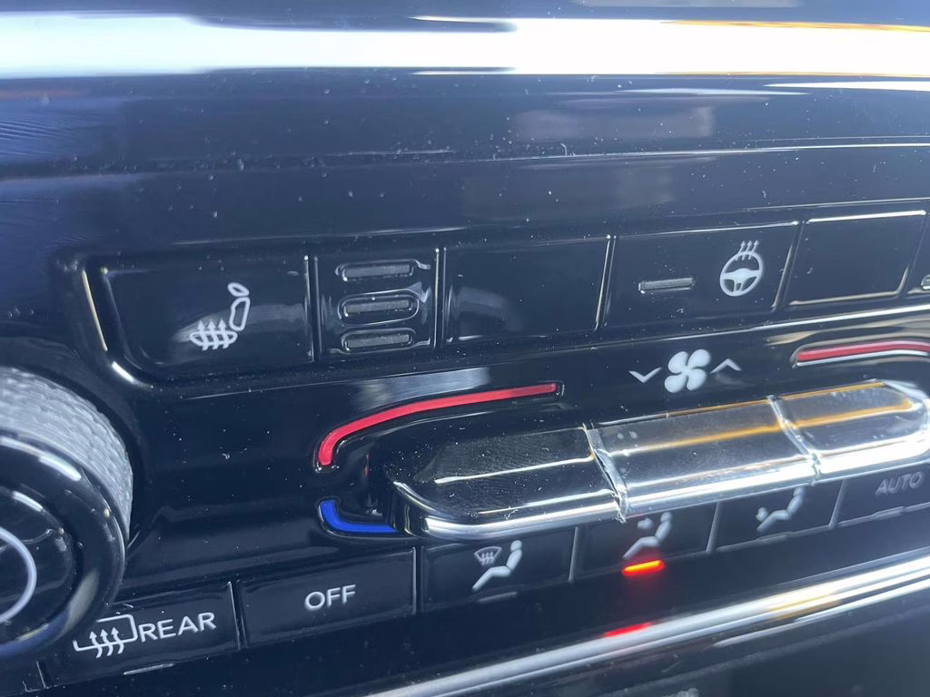 2025 Silver Zynith Jeep Grand Cherokee Altitude X 4X4 SUV