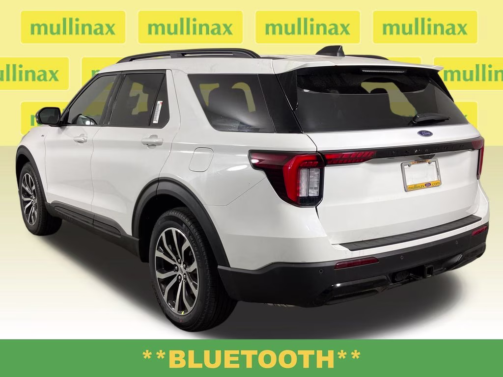 2026 Star White Metallic Tri-Coat Ford Explorer ST-Line RWD SUV