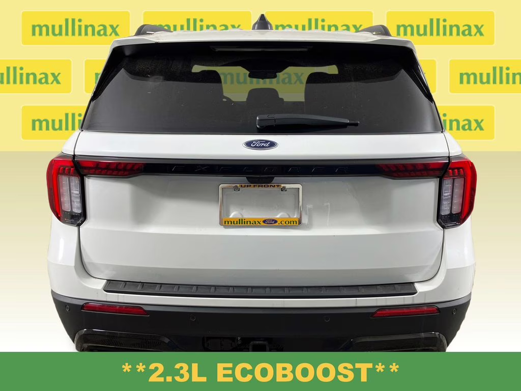 2026 Star White Metallic Tri-Coat Ford Explorer ST-Line RWD SUV