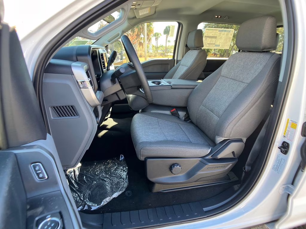 2026 Oxford White Ford Super Duty F-250 SRW XL 4X4 Truck