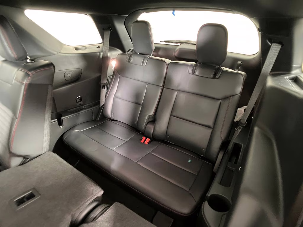 2026 Star White Metallic Tri-Coat Ford Explorer ST-Line RWD SUV