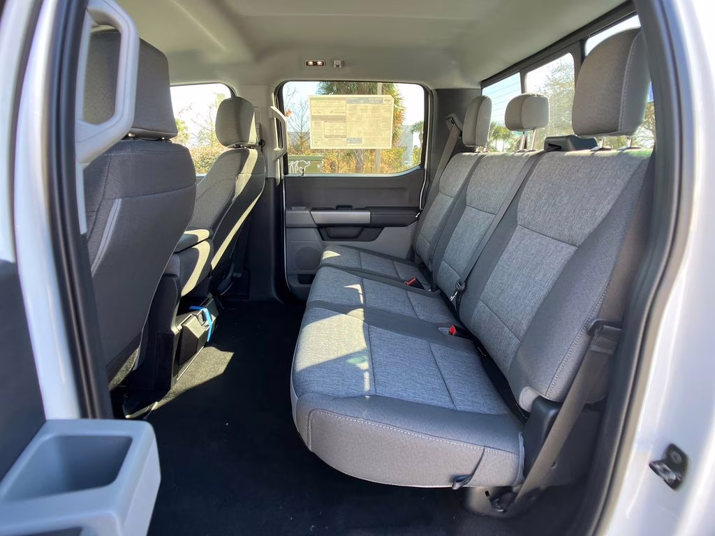 2026 Oxford White Ford Super Duty F-250 SRW XL 4X4 Truck