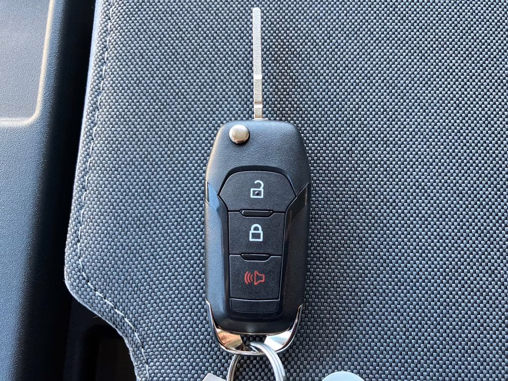 2026 Oxford White Ford Super Duty F-250 SRW XL 4X4 Truck