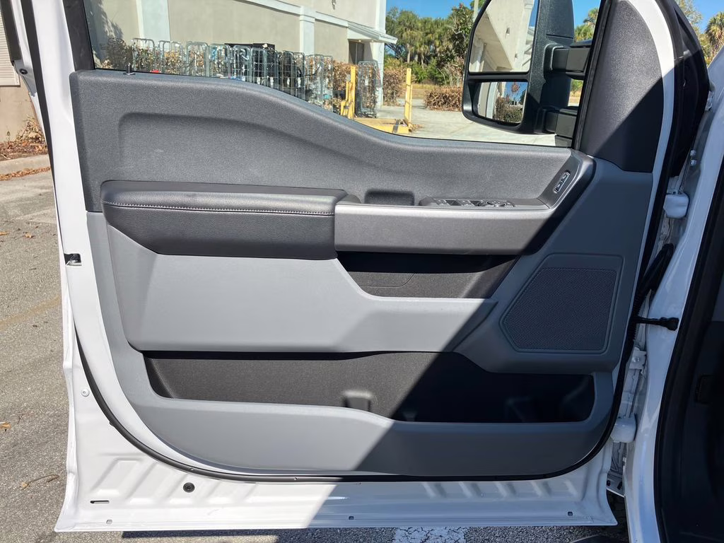 2026 Oxford White Ford Super Duty F-250 SRW XL 4X4 Truck