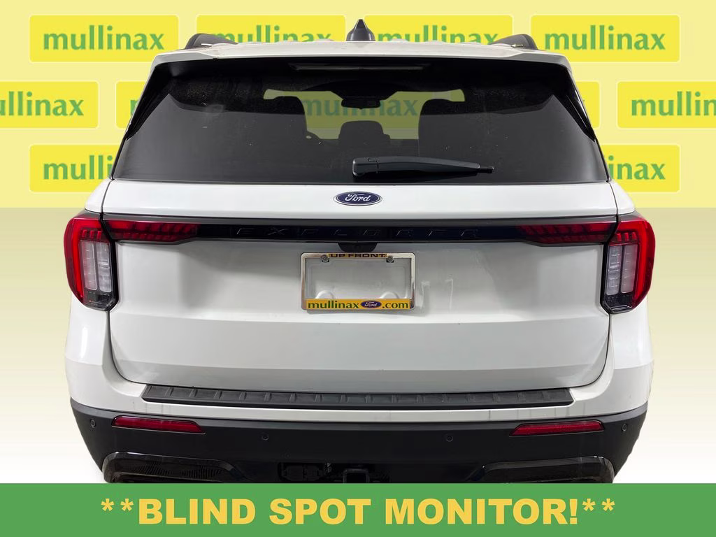 2026 Star White Metallic Tri-Coat Ford Explorer ST-Line RWD SUV