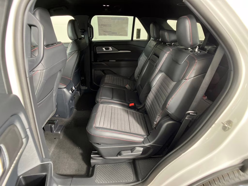 2026 Star White Metallic Tri-Coat Ford Explorer ST-Line RWD SUV