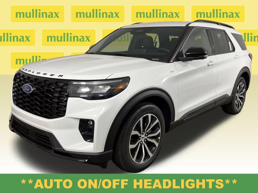 2026 Star White Metallic Tri-Coat Ford Explorer ST-Line RWD SUV