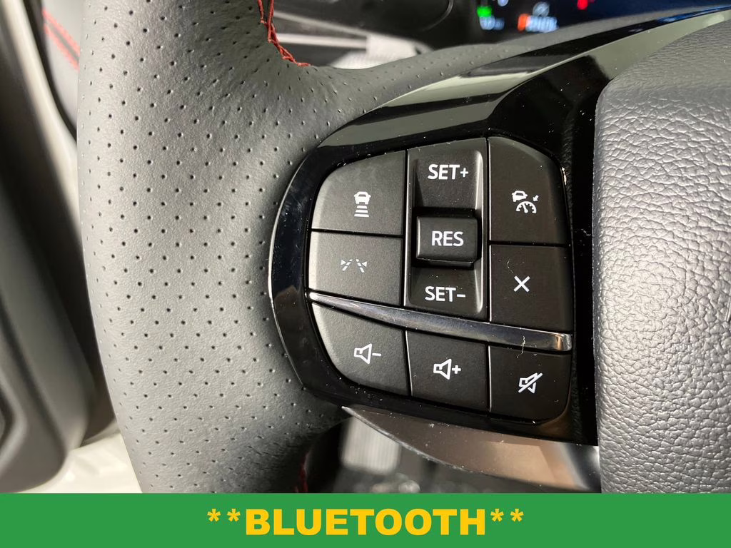 2026 Star White Metallic Tri-Coat Ford Explorer ST-Line RWD SUV