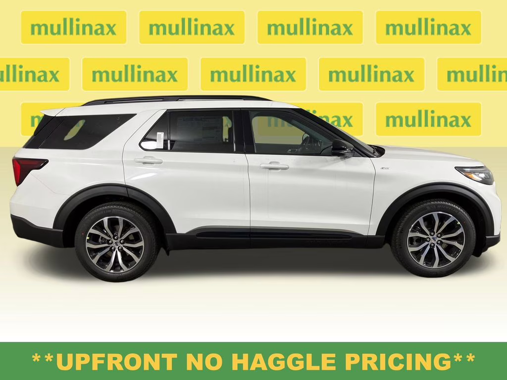 2026 Star White Metallic Tri-Coat Ford Explorer ST-Line RWD SUV