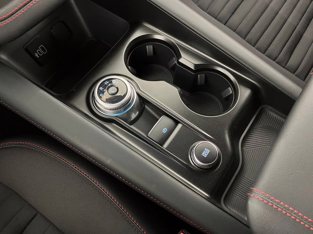 2026 Star White Metallic Tri-Coat Ford Explorer ST-Line RWD SUV