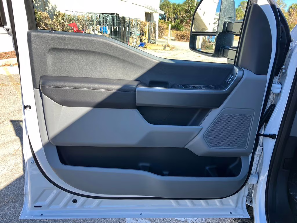 2026 Oxford White Ford Super Duty F-250 SRW XL 4X4 Truck