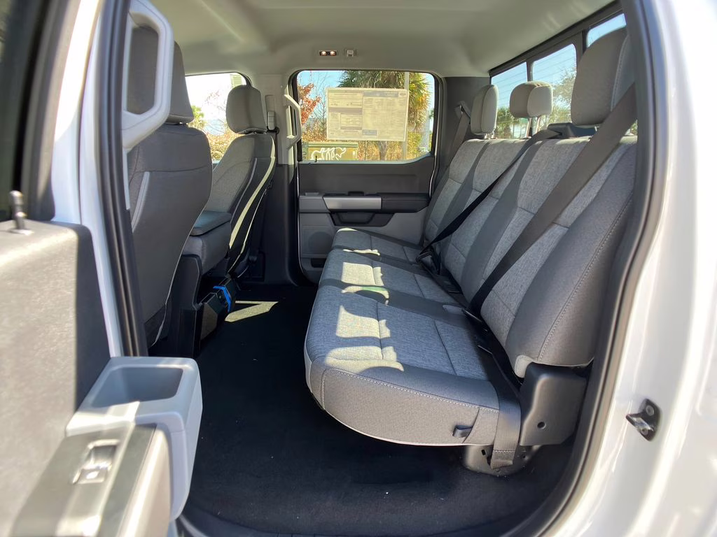 2026 Oxford White Ford Super Duty F-250 SRW XL 4X4 Truck