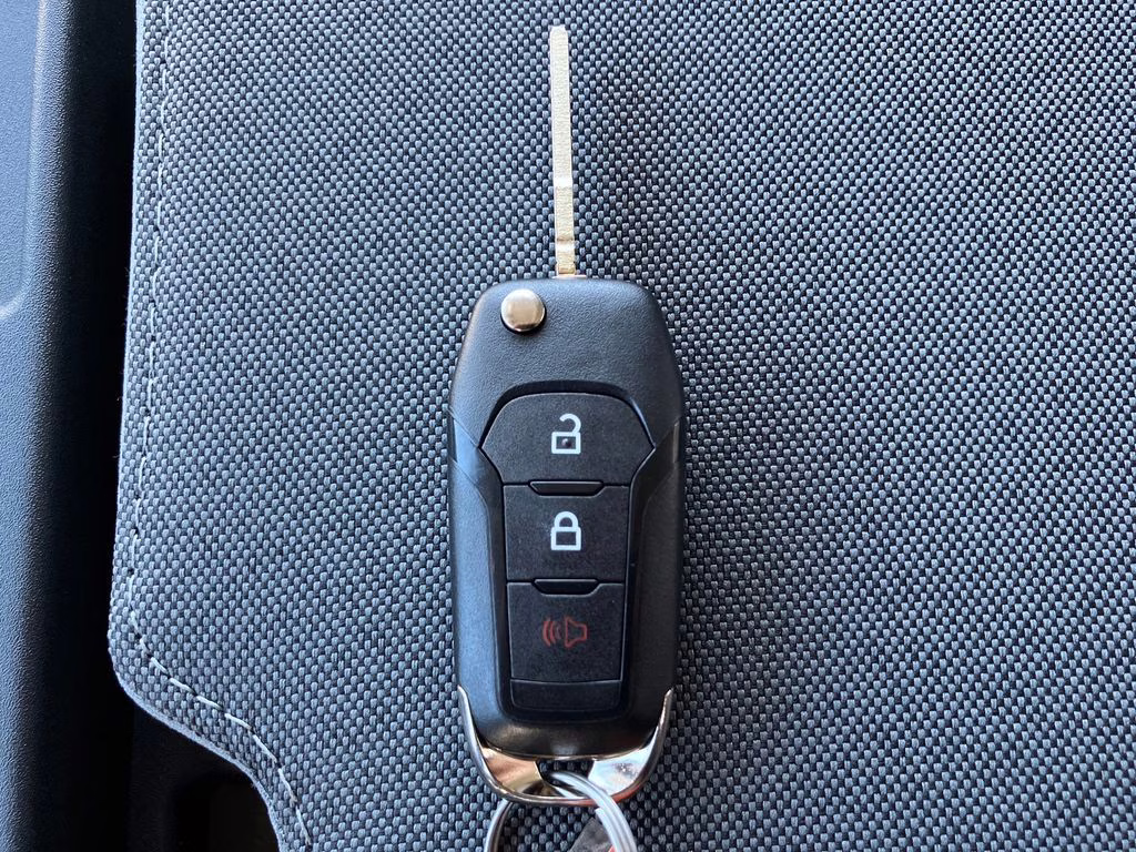 2026 Oxford White Ford Super Duty F-250 SRW XL 4X4 Truck