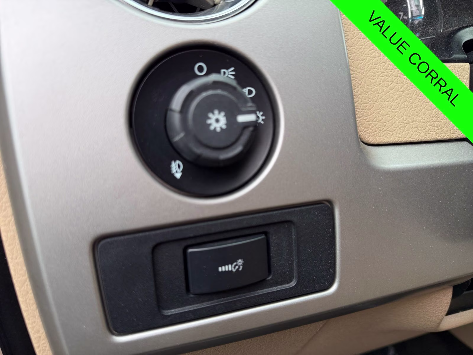 2013 Pale Adobe Metallic Ford F-150 Lariat 4X4 Truck