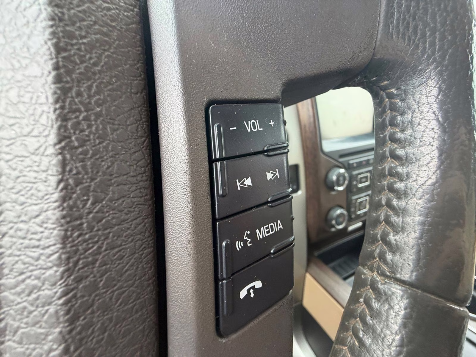 2013 Pale Adobe Metallic Ford F-150 Lariat 4X4 Truck