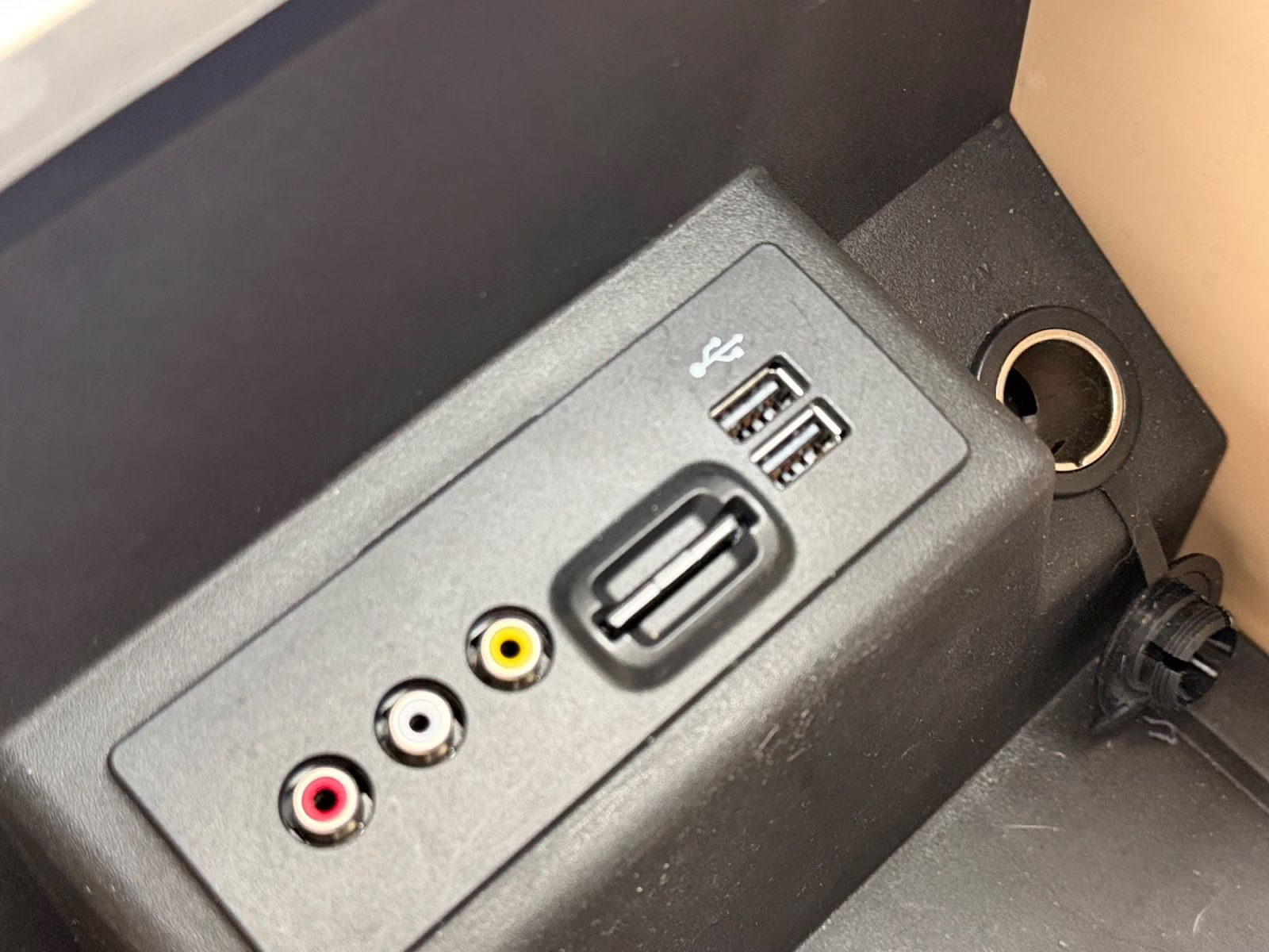 2013 Pale Adobe Metallic Ford F-150 Lariat 4X4 Truck