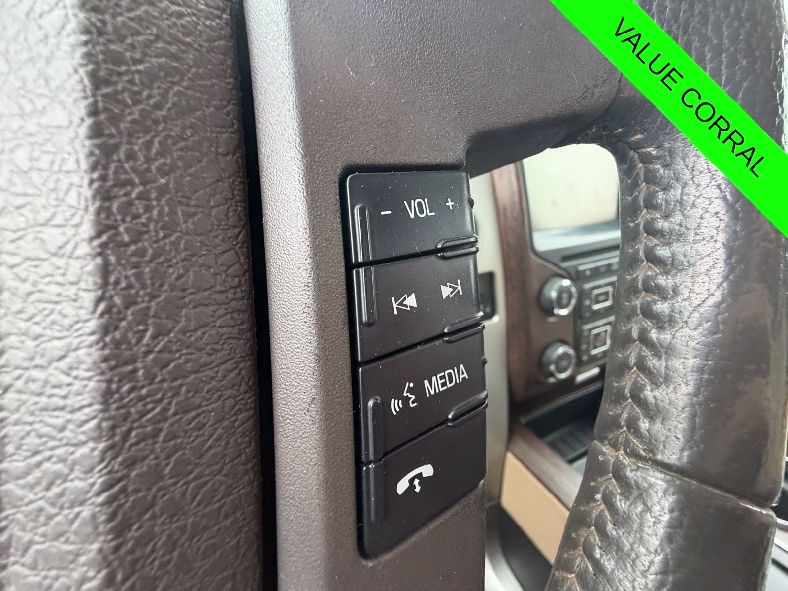 2013 Pale Adobe Metallic Ford F-150 Lariat 4X4 Truck
