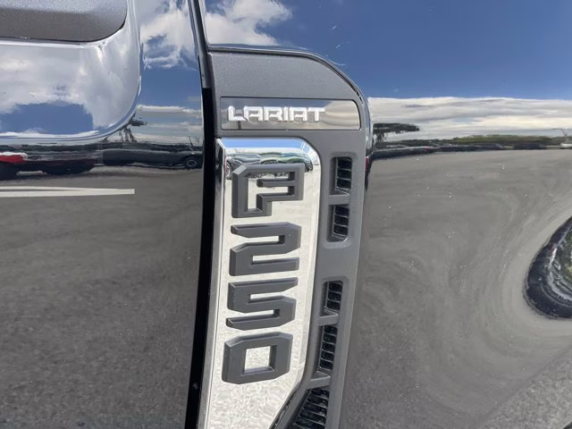 2026 Agate Black Metallic Ford Super Duty F-250 SRW LARIAT RWD Truck