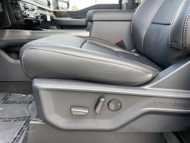 2026 Agate Black Metallic Ford Super Duty F-250 SRW LARIAT RWD Truck