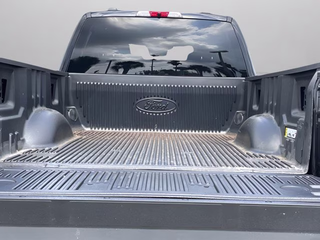 2026 Agate Black Metallic Ford Super Duty F-250 SRW LARIAT RWD Truck