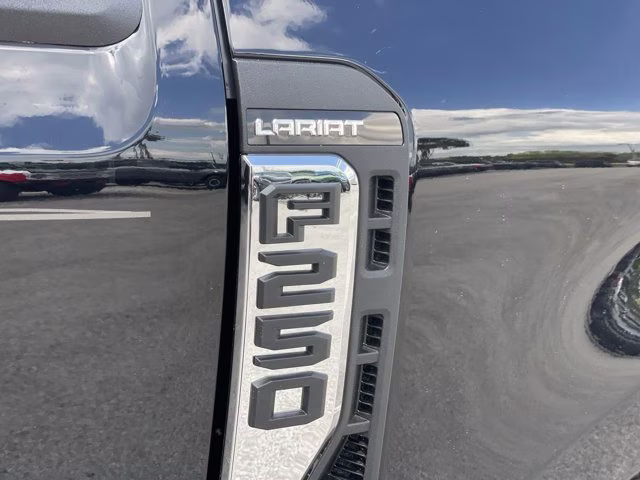 2026 Agate Black Metallic Ford Super Duty F-250 SRW LARIAT RWD Truck