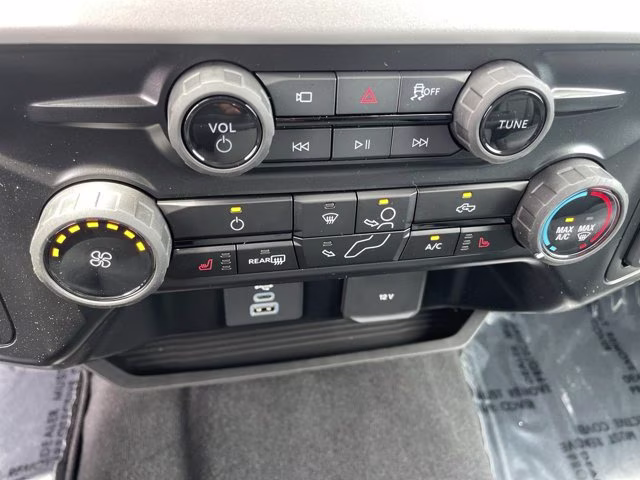 2026 Avalanche Ford Super Duty F-250 SRW XLT 4X4 Truck