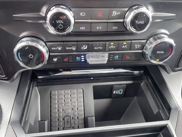 2026 Agate Black Metallic Ford Super Duty F-250 SRW LARIAT 4X4 Truck
