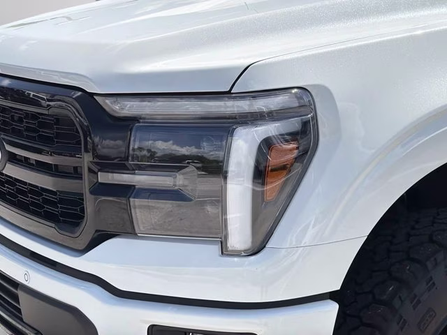 2026 Star White Metallic Tri-Coat Ford F-150 LARIAT 4X4 Truck