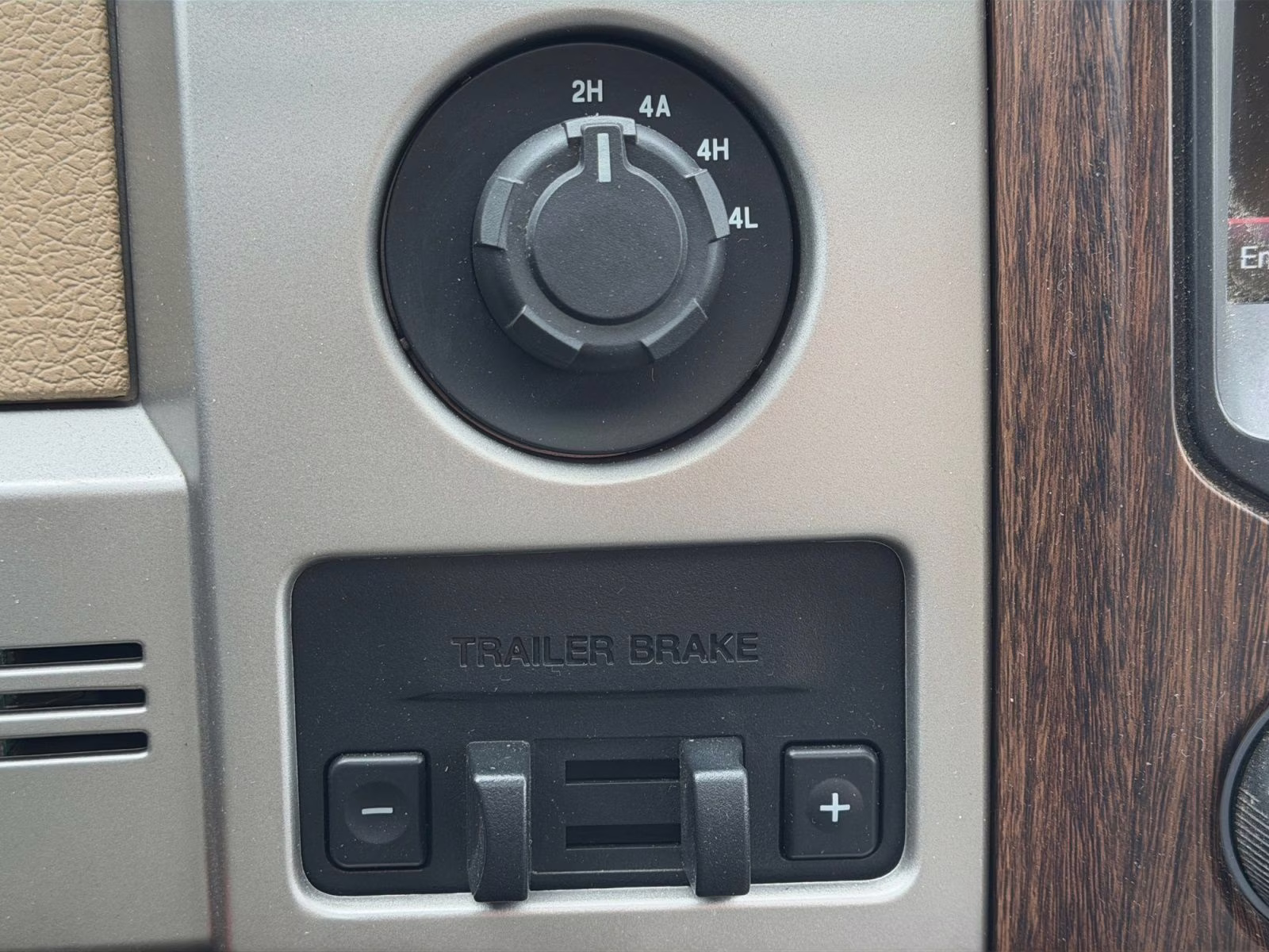 2013 Pale Adobe Metallic Ford F-150 Lariat 4X4 Truck