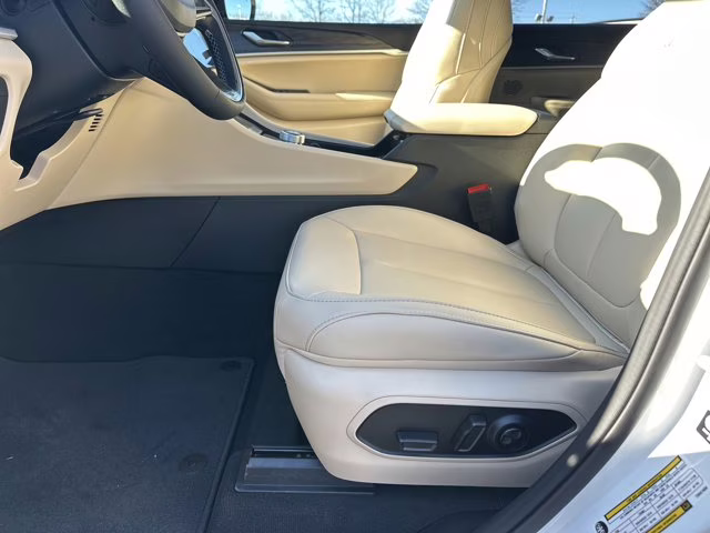 2026 Bright White Clearcoat Jeep Grand Cherokee L Limited RWD SUV