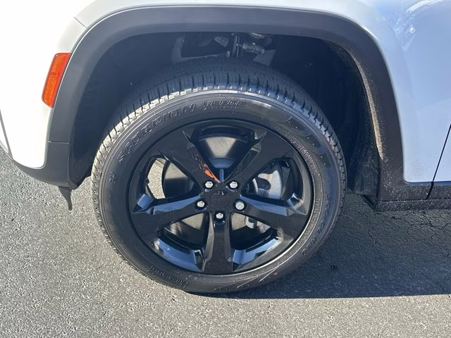 2026 Bright White Clearcoat Jeep Grand Cherokee L Limited RWD SUV