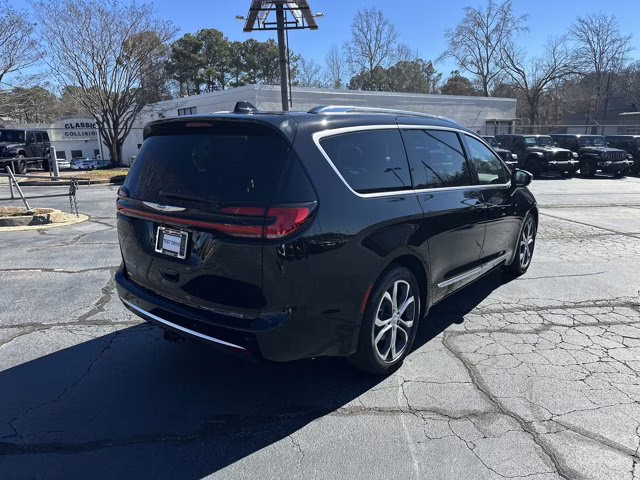 2026 Diamond Black Crystal Pearlcoat Chrysler Pacifica Pinnacle FWD Van