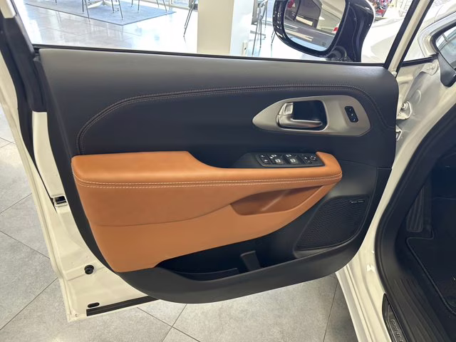 2026 Bright White Clearcoat Chrysler Pacifica Pinnacle FWD Van