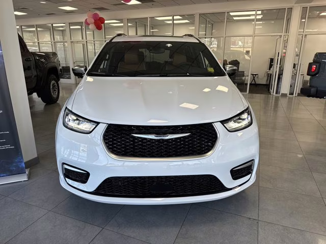 2026 Bright White Clearcoat Chrysler Pacifica Pinnacle FWD Van