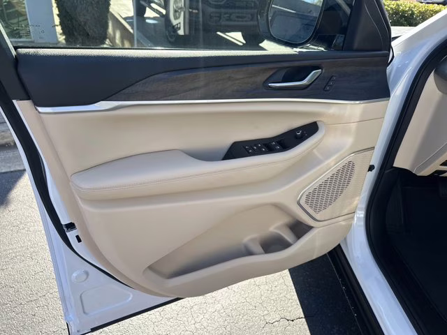 2026 Bright White Clearcoat Jeep Grand Cherokee L Limited RWD SUV