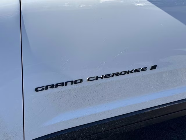 2026 Bright White Clearcoat Jeep Grand Cherokee L Limited RWD SUV