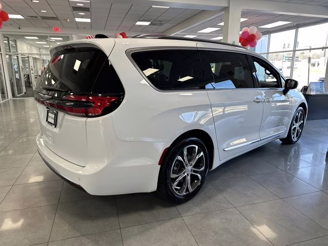 2026 Bright White Clearcoat Chrysler Pacifica Pinnacle FWD Van