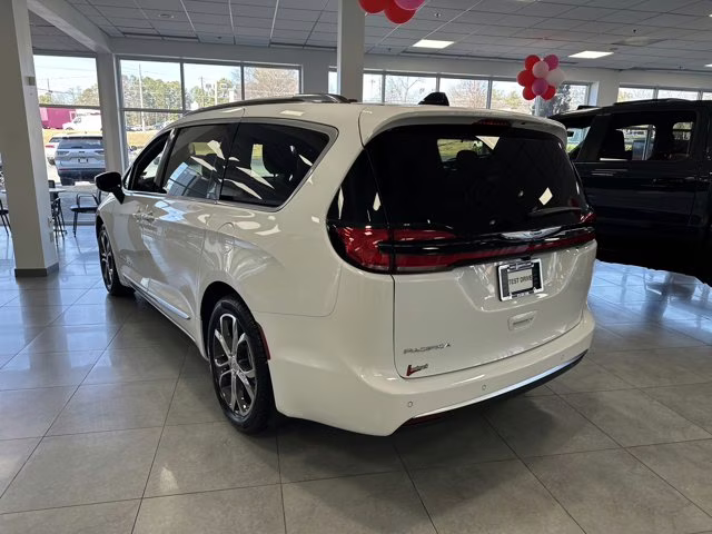 2026 Bright White Clearcoat Chrysler Pacifica Pinnacle FWD Van