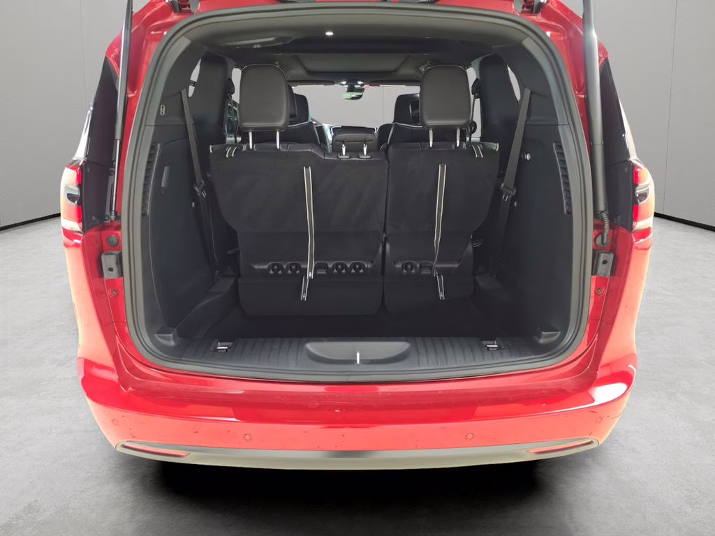 2026 Red Hot Pearlcoat Chrysler Pacifica Limited AWD Van