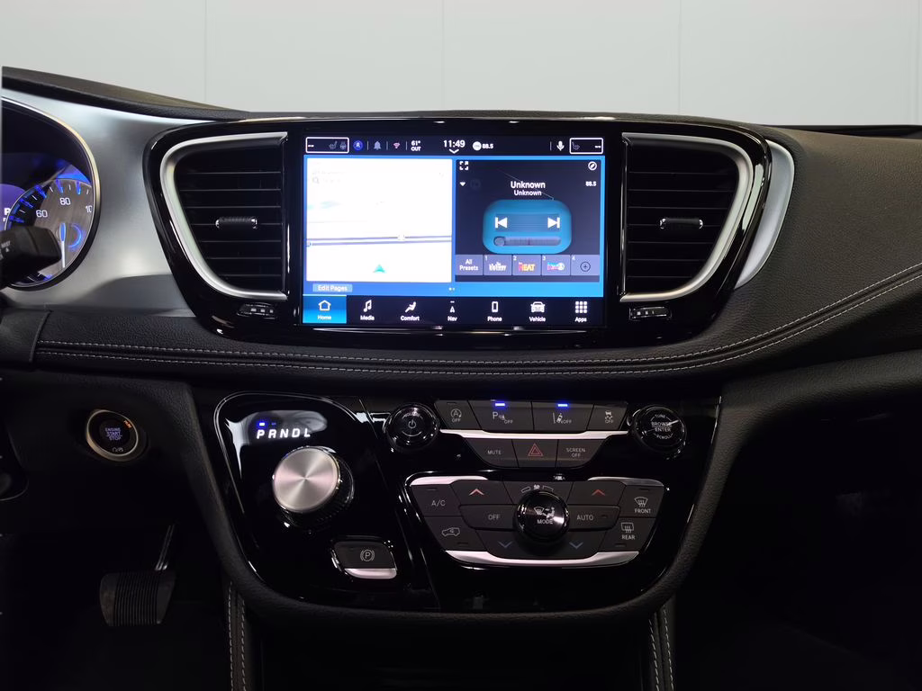 2026 Red Hot Pearlcoat Chrysler Pacifica Limited AWD Van