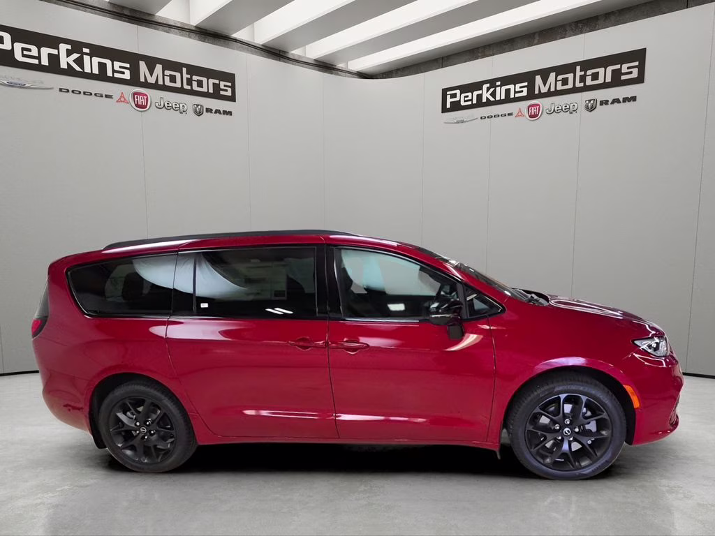 2026 Red Hot Pearlcoat Chrysler Pacifica Limited AWD Van
