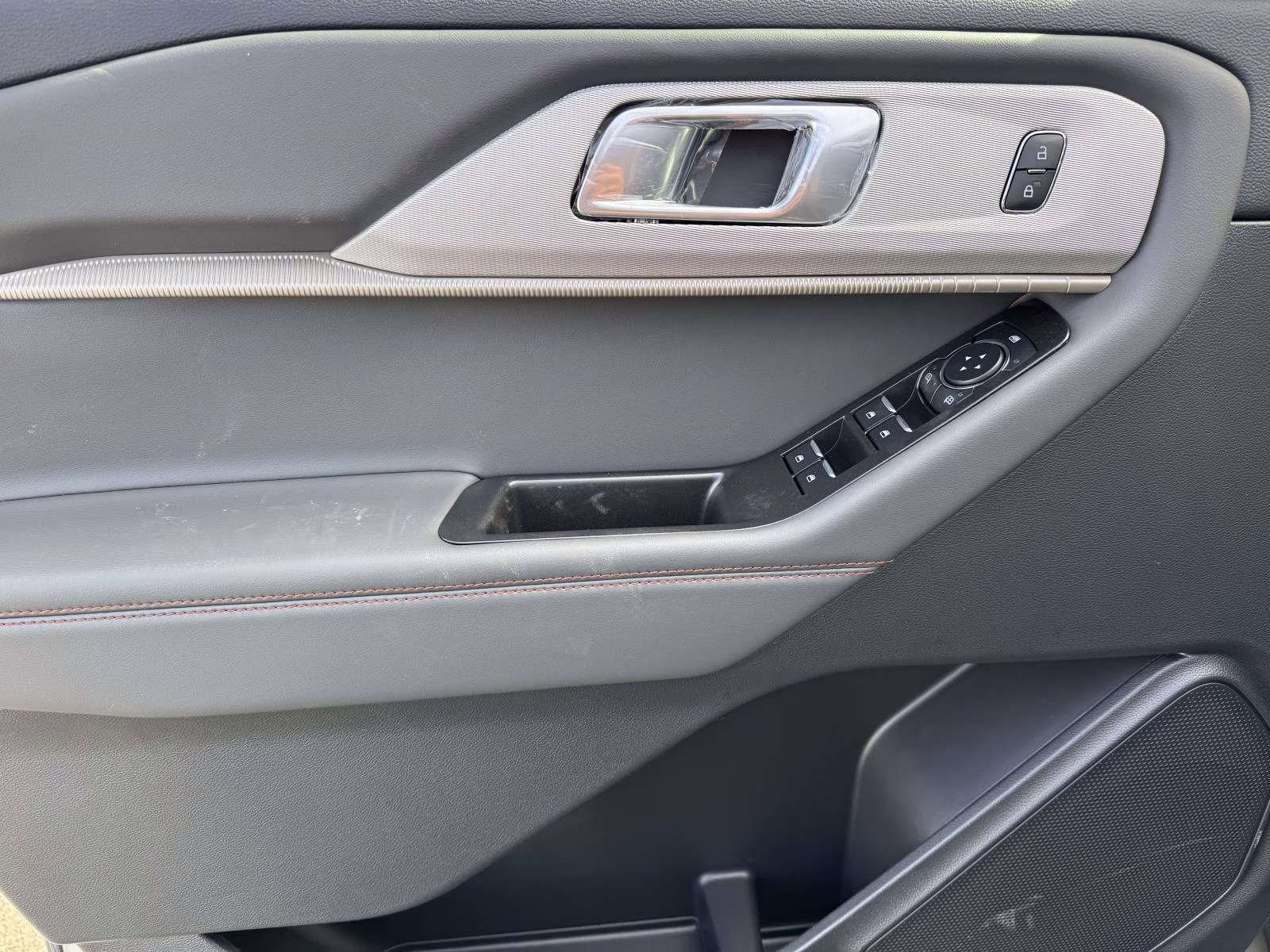 2026 Carbonized Gray Metallic Ford Explorer Active w/200A Pkg 4WD 4X4 SUV