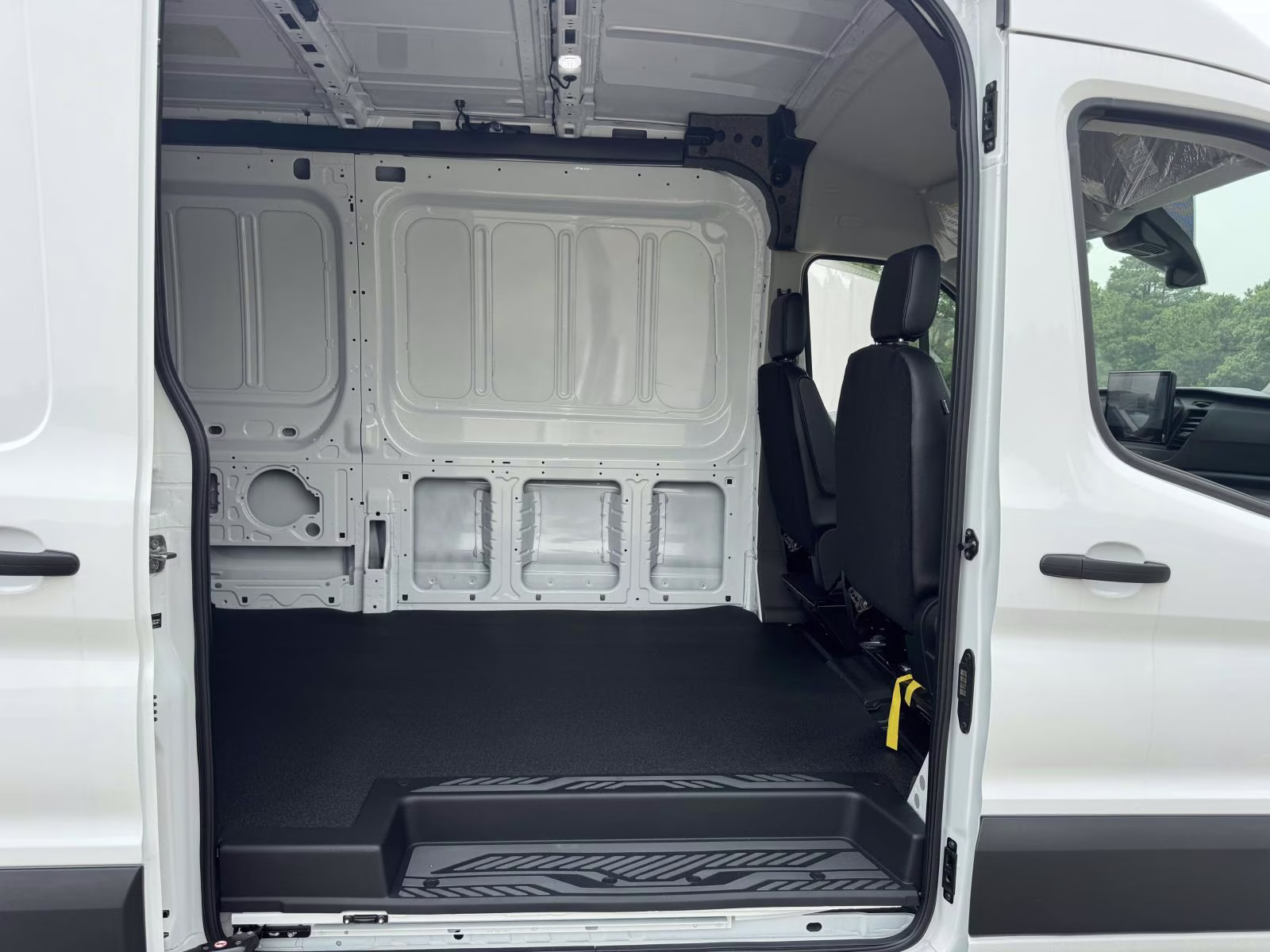 2026 Oxford White Ford Transit Cargo Van Base RWD Van
