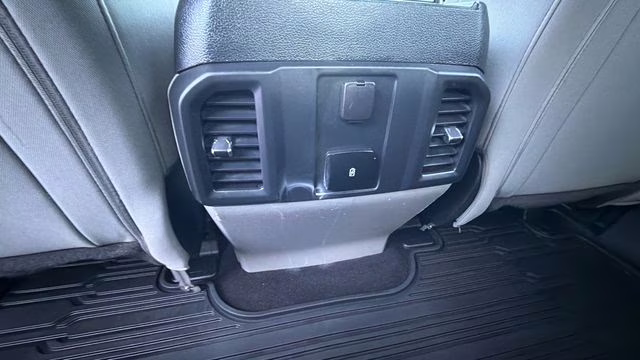 2019 Oxford White Ford F-150 XL 4X4 Truck