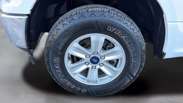 2019 Oxford White Ford F-150 XL 4X4 Truck