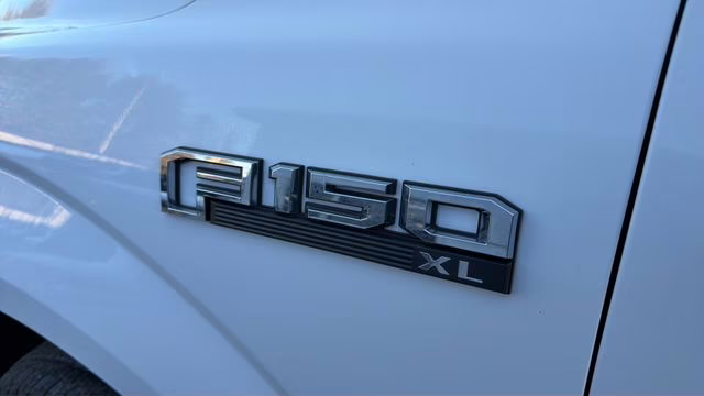 2019 Oxford White Ford F-150 XL 4X4 Truck
